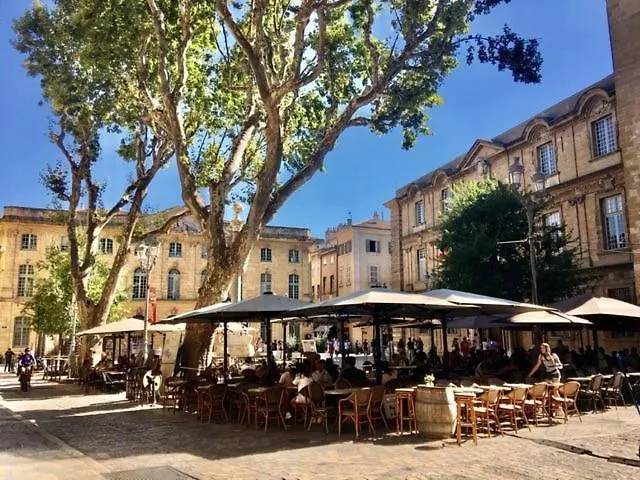 Appartamento Petit cocoon rénové avec vue sur les toits d'Aix en Provence Aix-en-Provence Francia